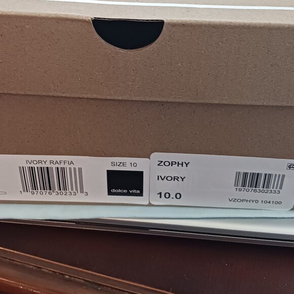 BRAND NEW IN BOX dolce vita Zophy Ivory Raffia Slide Sandal With Gold Loop - Picture 9 of 10